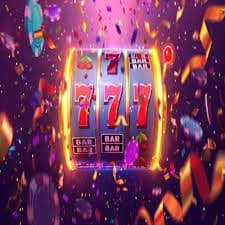 Kartu fitur maxbet dengan nuansa kaca hijau